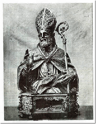 Il busto in argento del Santo Vescovo Stefano.